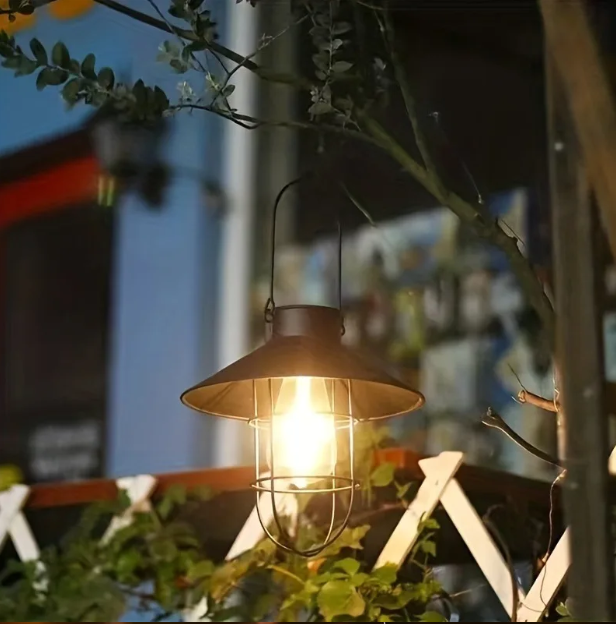 Solar Tuinluchter – Decoratieve Hanglamp op Zonne-energie, IJzeren Tuinverlichting voor Binnenplaats & Gazon