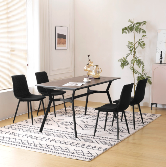 Set van 4 Scandinavische Eetkamerstoelen – Fluwelen Zitting & Metalen Poten, Modern en Comfortabel