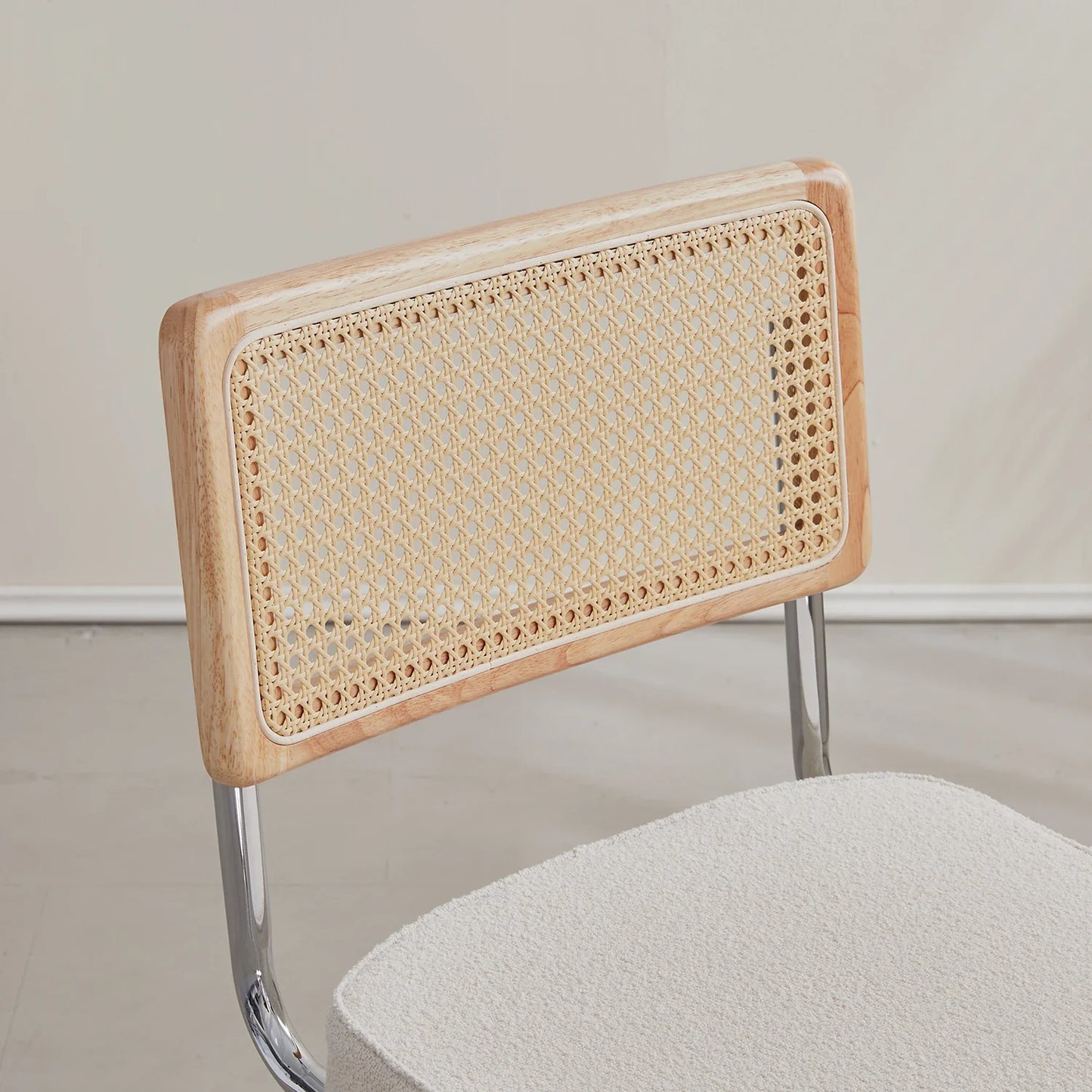 Set van 2 Retro Eetkamerstoelen – Rotan Look – Comfortabele Fluwelen Zitting – Stevig Metalen Frame – Boog Rugleuning – Natuurlijke Kleur