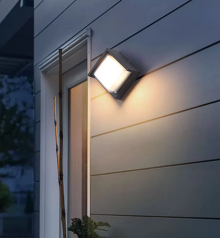 UniLights Buitenlamp met Bewegingssensor – Slimme en Weerbestendige LED Verlichting