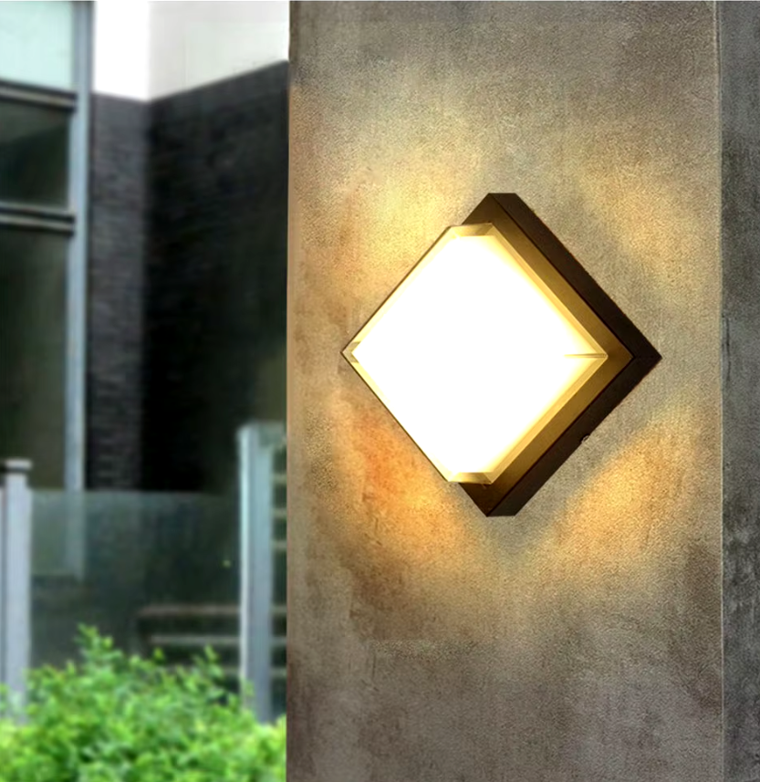 UniLights Buitenlamp met Bewegingssensor – Slimme en Weerbestendige LED Verlichting