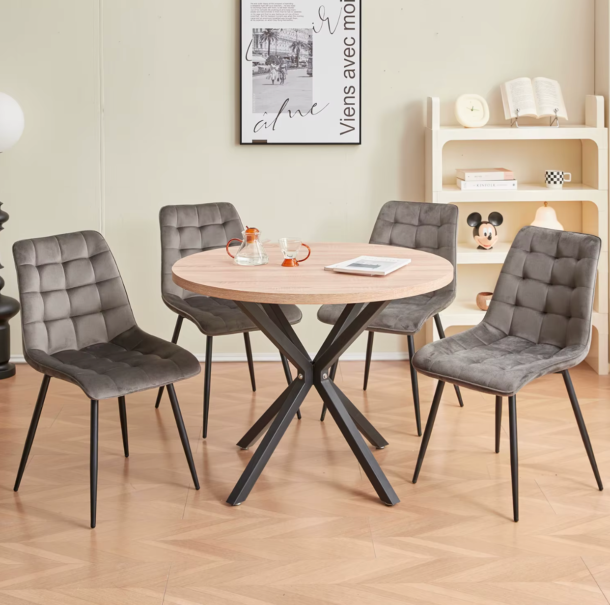 Set van 4 Moderne Eetkamerstoelen – Fluwelen Gewatteerde Zitting en IJzeren Poten