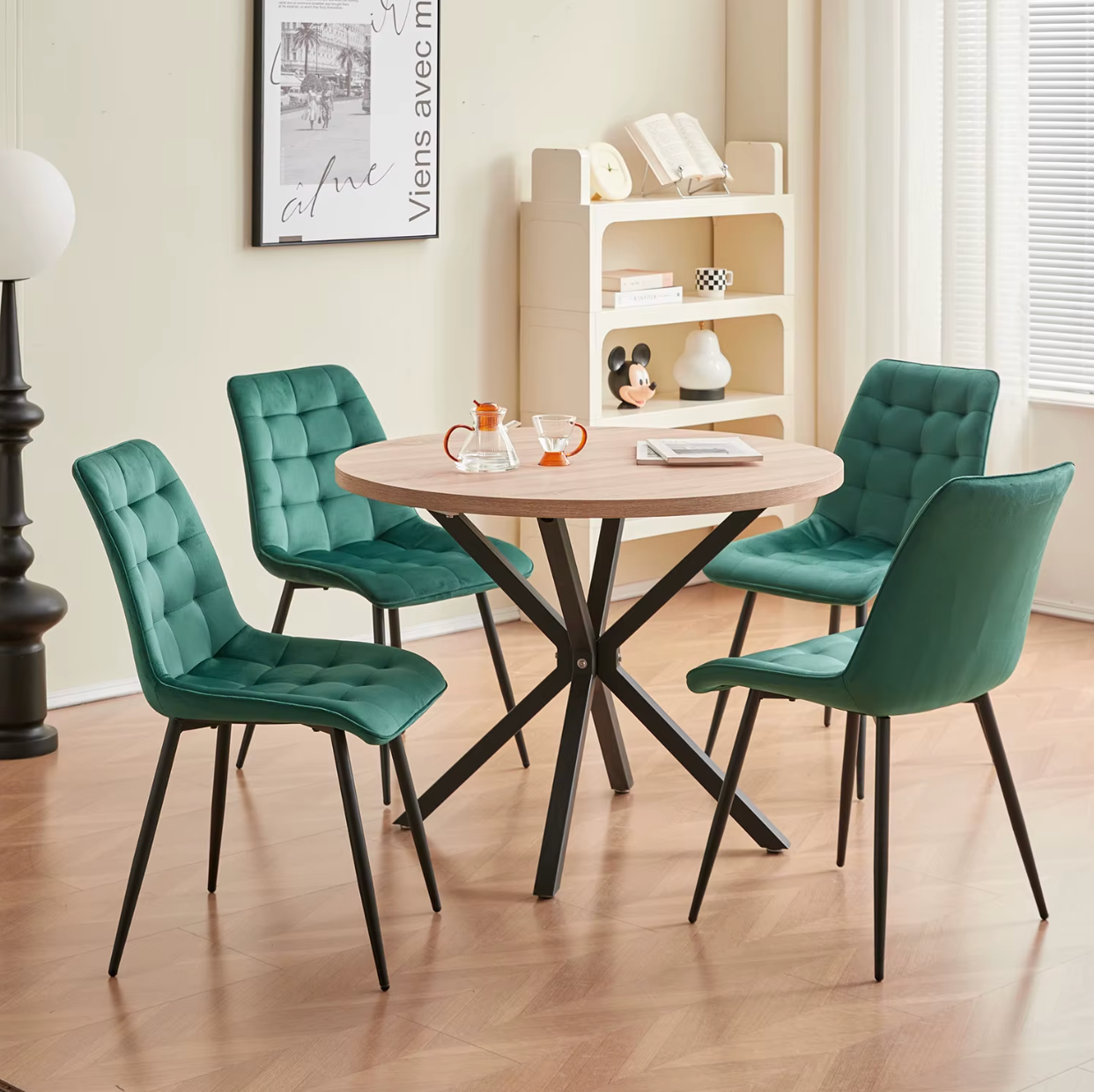 Set van 4 Moderne Eetkamerstoelen – Fluwelen Gewatteerde Zitting en IJzeren Poten