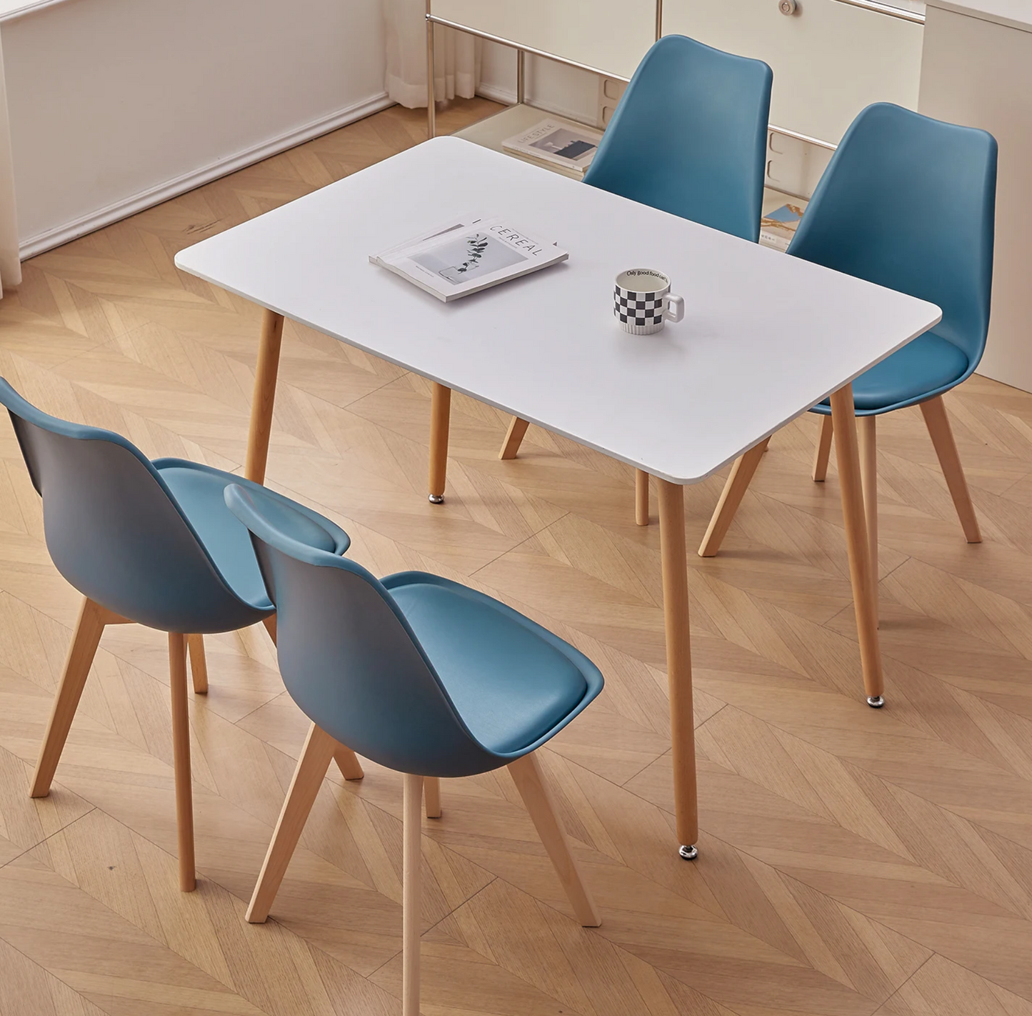 Set van 4 Nordic Eetkamerstoelen – Ergonomisch Design met Massief Houten Poten en Gewatteerde PU Zitting – Modern, Comfortabel en Stijlvol voor Woonkamer, Eetkamer of Kantoor