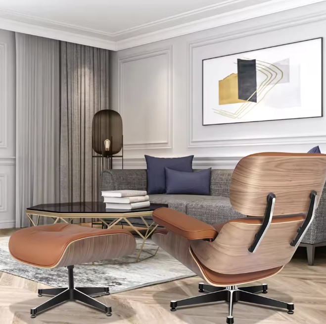 Klassieke Lounge Fauteuil – Walnoothout & Lichtbruine Natuurlijke Koeienhuid, Grote Voet