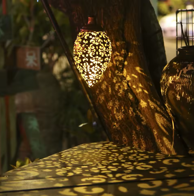 Solar Olijfvorm Hanglantaarn – LED Tuinlamp, Waterdicht & Decoratief