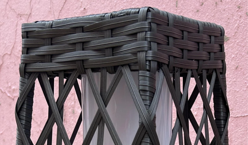 Rotan Solar Tuinlantaarn – Kunststof & Staal, Grijs 20×20×68 cm