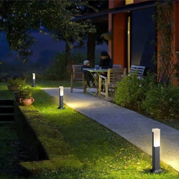 Waterdichte LED Gazonlamp – 10W Buitenverlichting van Aluminium & Acryl, Modern en Energiezuinig
