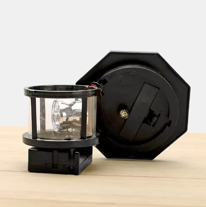 Solar Vuurtoren Lamp – LED Tuinverlichting met Roterend Effect & Automatische Sensor