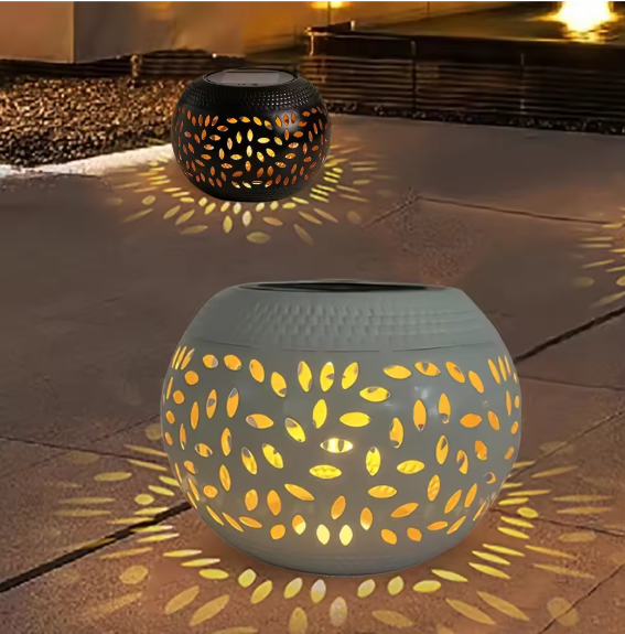 Solar LED Tuinlantaarn – Metalen Ellipsvormige Lantaarn, Waterdicht & Sfeervolle Schaduwprojectie