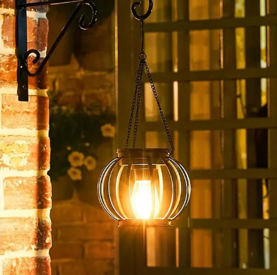Solar LED Tuinlantaarn – Hangende Waterdichte Retro Metalen Lamp met Warm Wit Licht