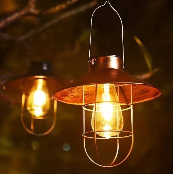 Solar Tuinluchter – Decoratieve Hanglamp op Zonne-energie, IJzeren Tuinverlichting voor Binnenplaats & Gazon
