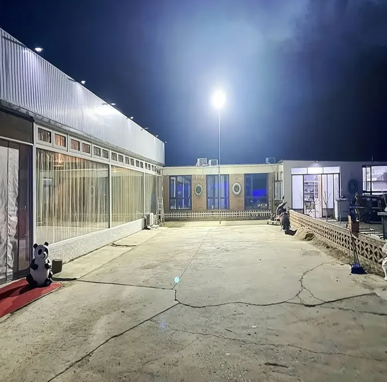 Solar LED Straatlamp – Krachtige Buitenlamp met Bewegingssensor & Afstandsbediening