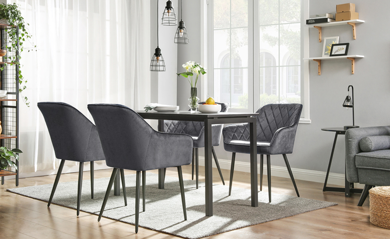 Set van 6 Fluwelen Eetkamerstoelen – Metalen Poten & Armleuningen, Modern en Comfortabel