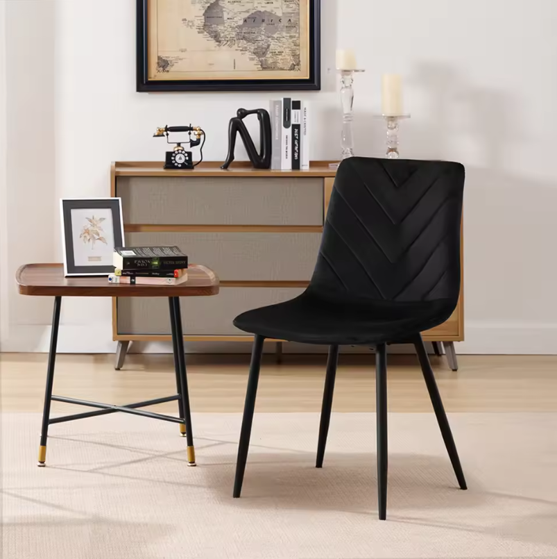 Set van 4 Fluwelen Eetkamerstoelen – Metalen Poten & Ergonomisch Ontwerp