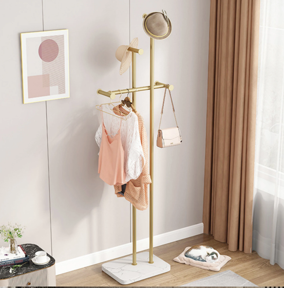 Gouden Kledingrek met 8 Haken – Vrijstaand & Stabiel Design