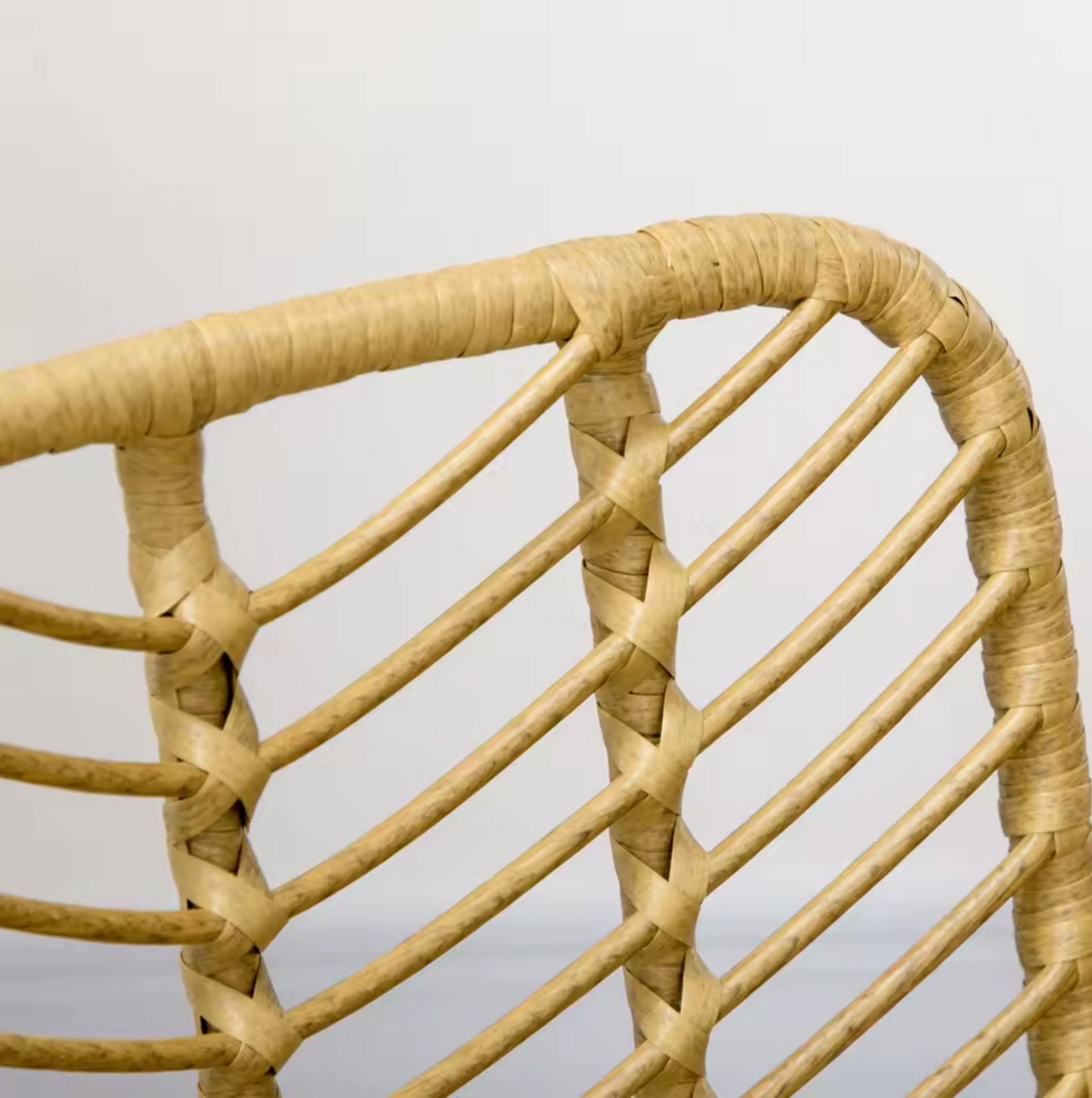 Set van 2 Boheemse Eetkamerstoelen – Synthetisch Rotan en Zwarte Stalen Poten