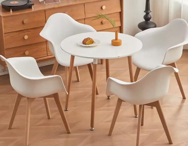 Set van 2 Kunststof Eetkamerstoelen – Scandinavisch Design met Beukenhouten Poten