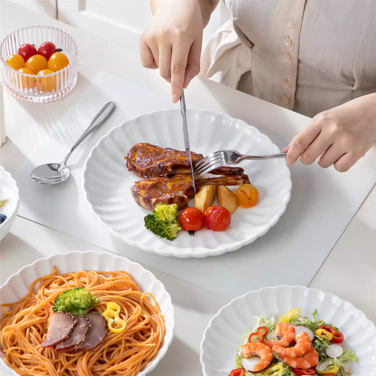 Serviesset Wit 24-delig – 6 Personen – Porselein – Reliëf Design
